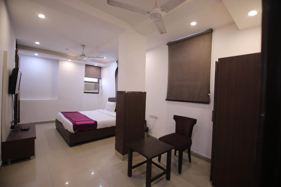 Bed, Photo of the whole room, Bedroom, air conditioner