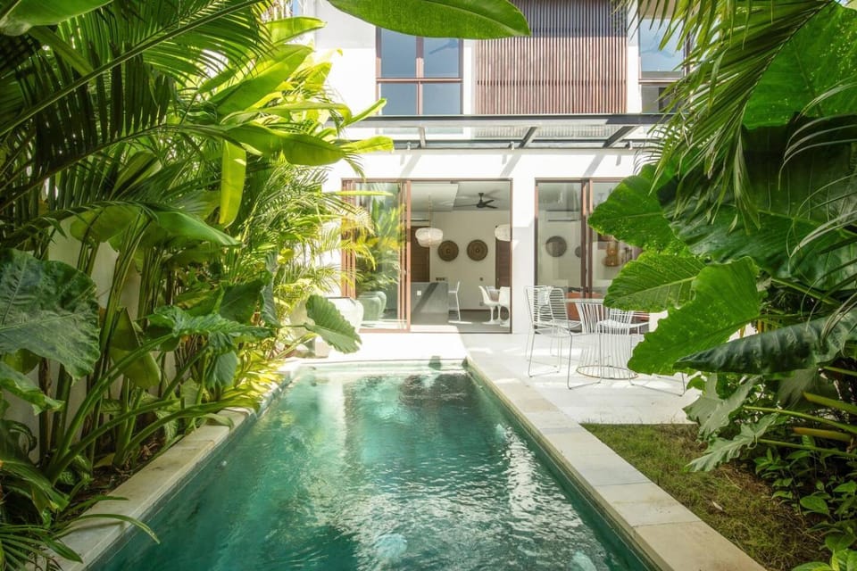 Modern 3BR enclosed living near Revolver House in North Kuta