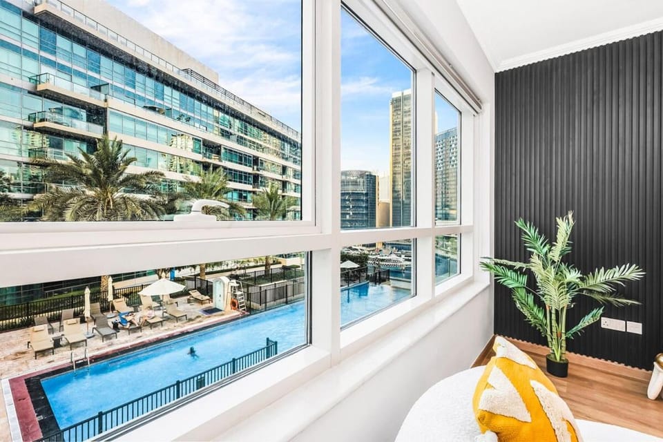 Luxury 1BR Dubai Marina Apartment Walk to JBR Beach & Marina Yacht Club Apartment in Dubai