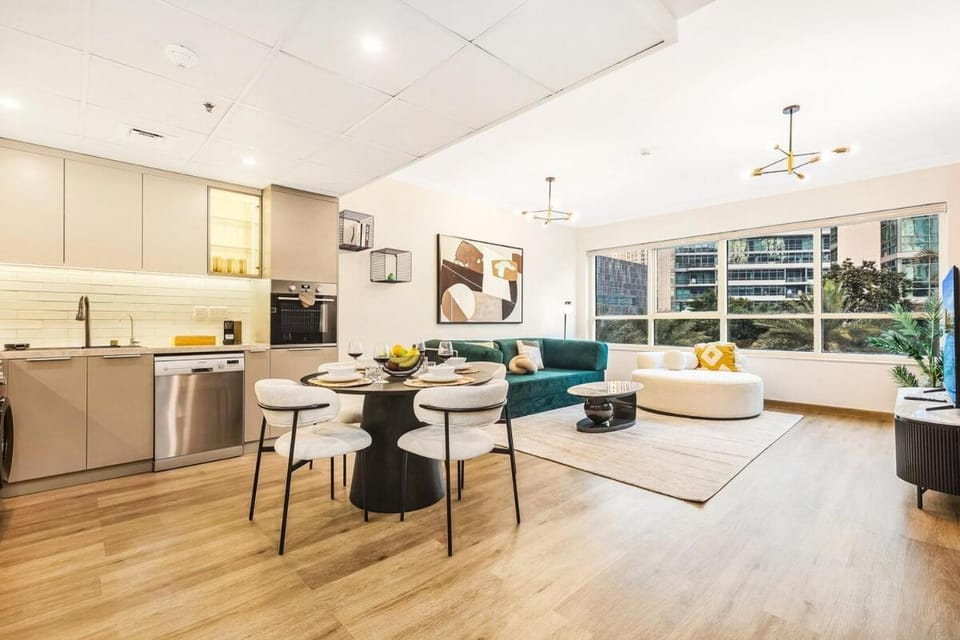 Luxury 1BR Dubai Marina Apartment Walk to JBR Beach & Marina Yacht Club Apartment in Dubai