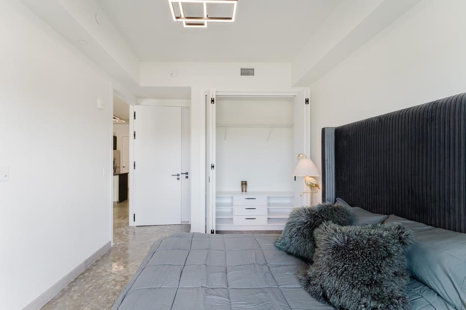 Bed, Living room, Photo of the whole room, Seating area, Bedroom, wardrobe