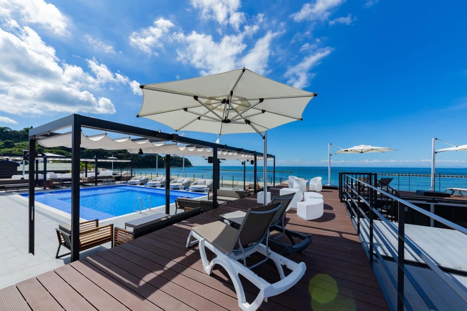 Day, Natural landscape, Balcony/Terrace, Beach, Pool view, Sea view, sunbed
