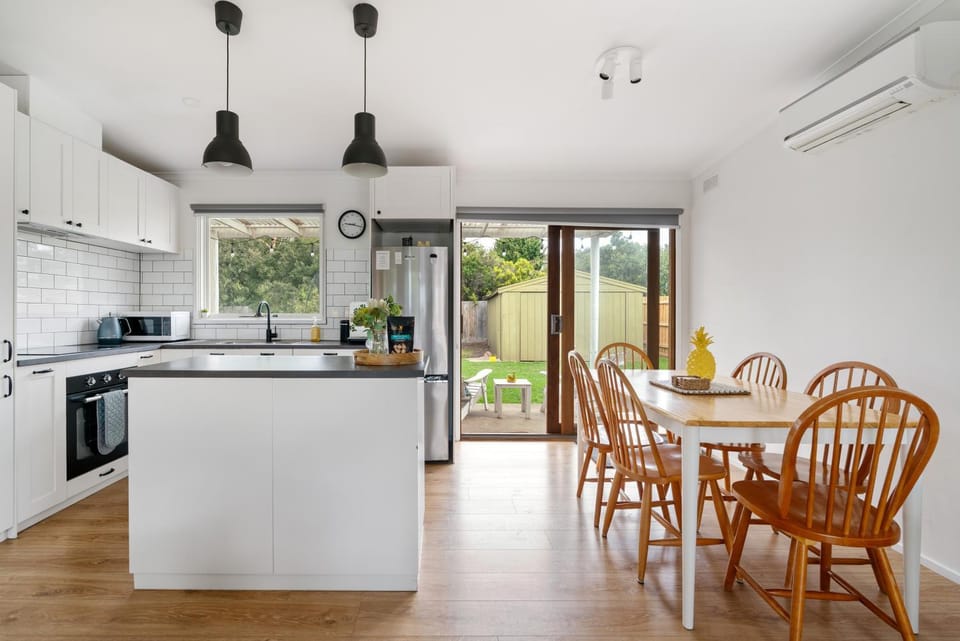 Patio, Garden, Kitchen or kitchenette, Dining area