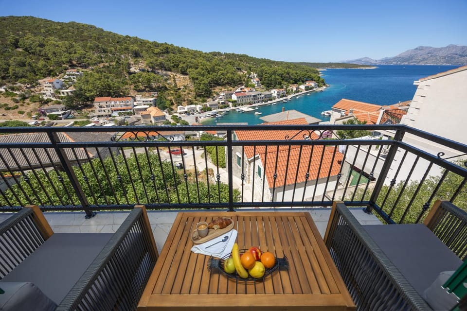 Natural landscape, View (from property/room), Balcony/Terrace, Sea view