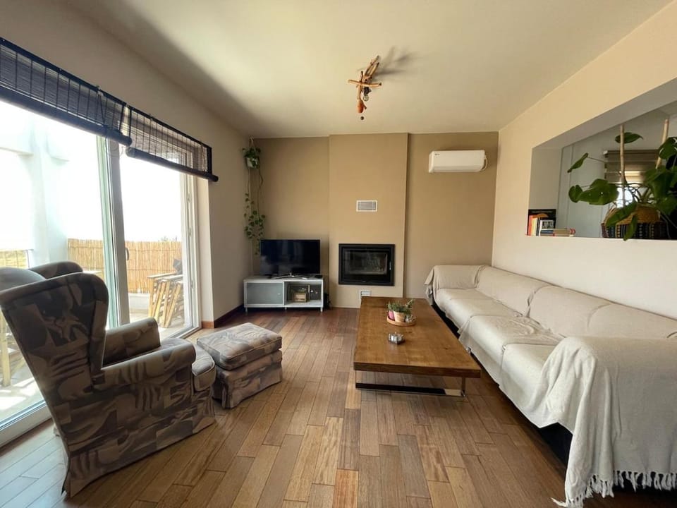 Sea View Serenity 3BR Home near Beach & Town House in Samos, Greece