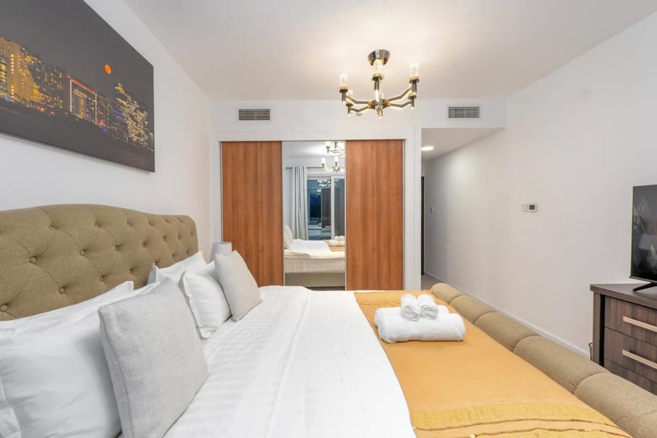 Bed, TV and multimedia, Photo of the whole room, Bedroom, wardrobe
