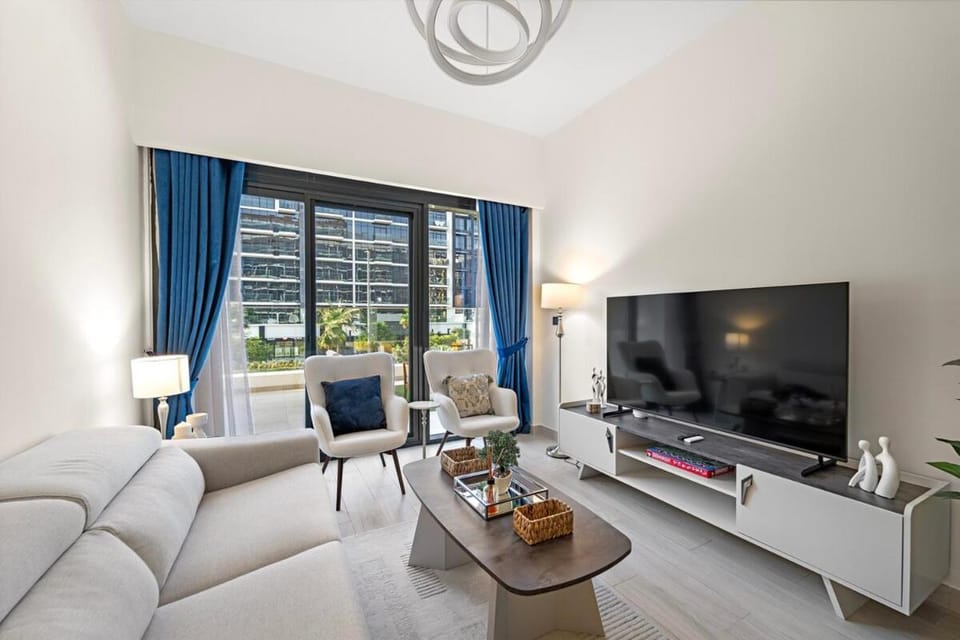 Stylish 1BR near Business Bay, Meydan Racecourse & Crystal Lagoon Apartment in Dubai