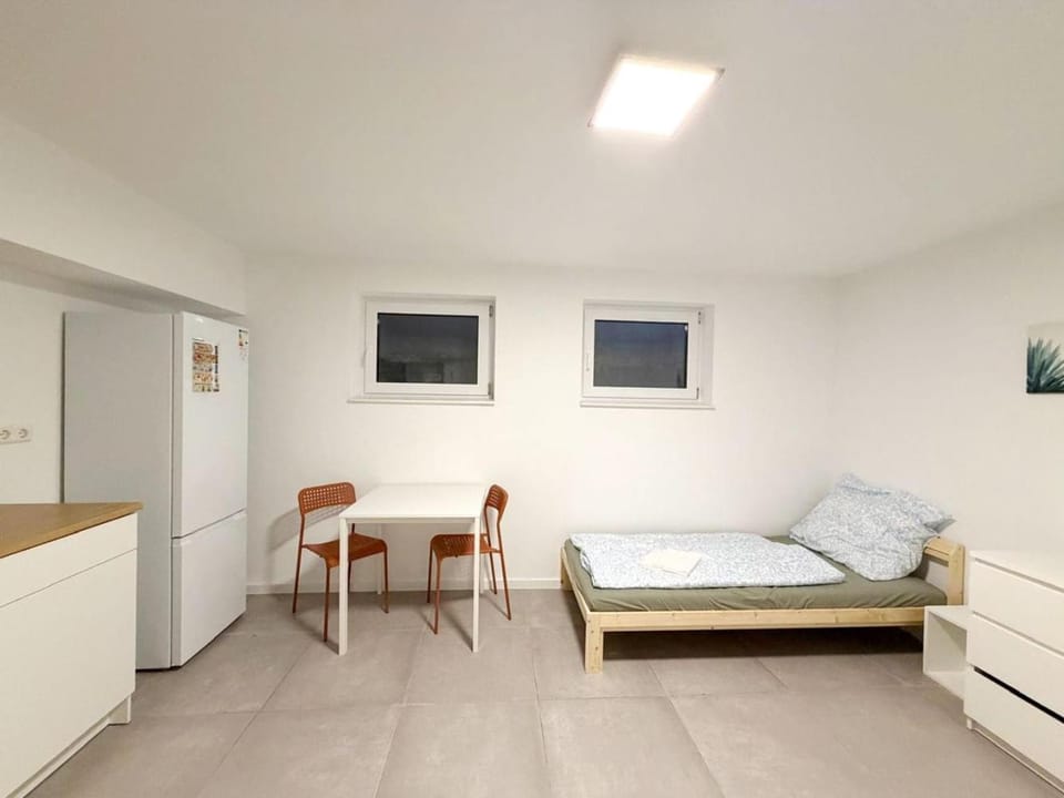 Bed, Seating area, Bedroom