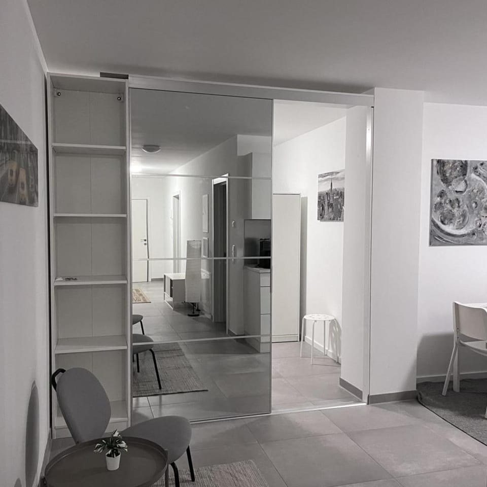 Photo of the whole room, Seating area