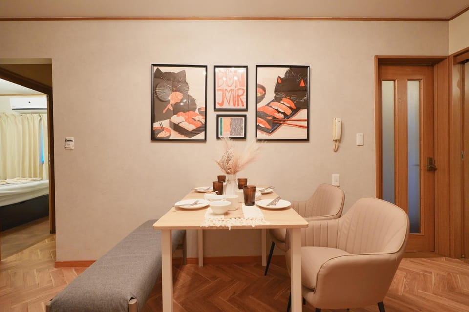 Living room, Dining area