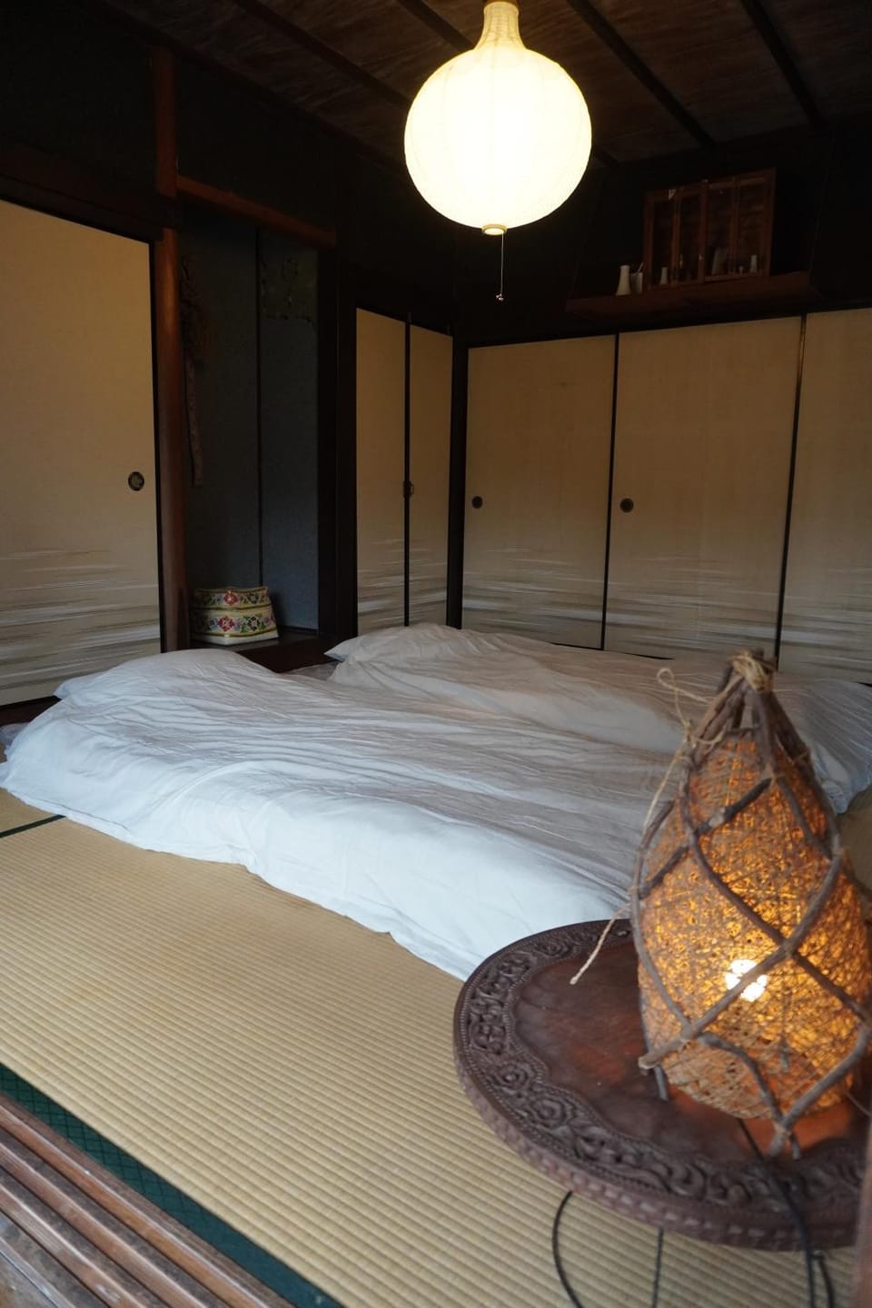 Photo of the whole room, Bedroom, air conditioner