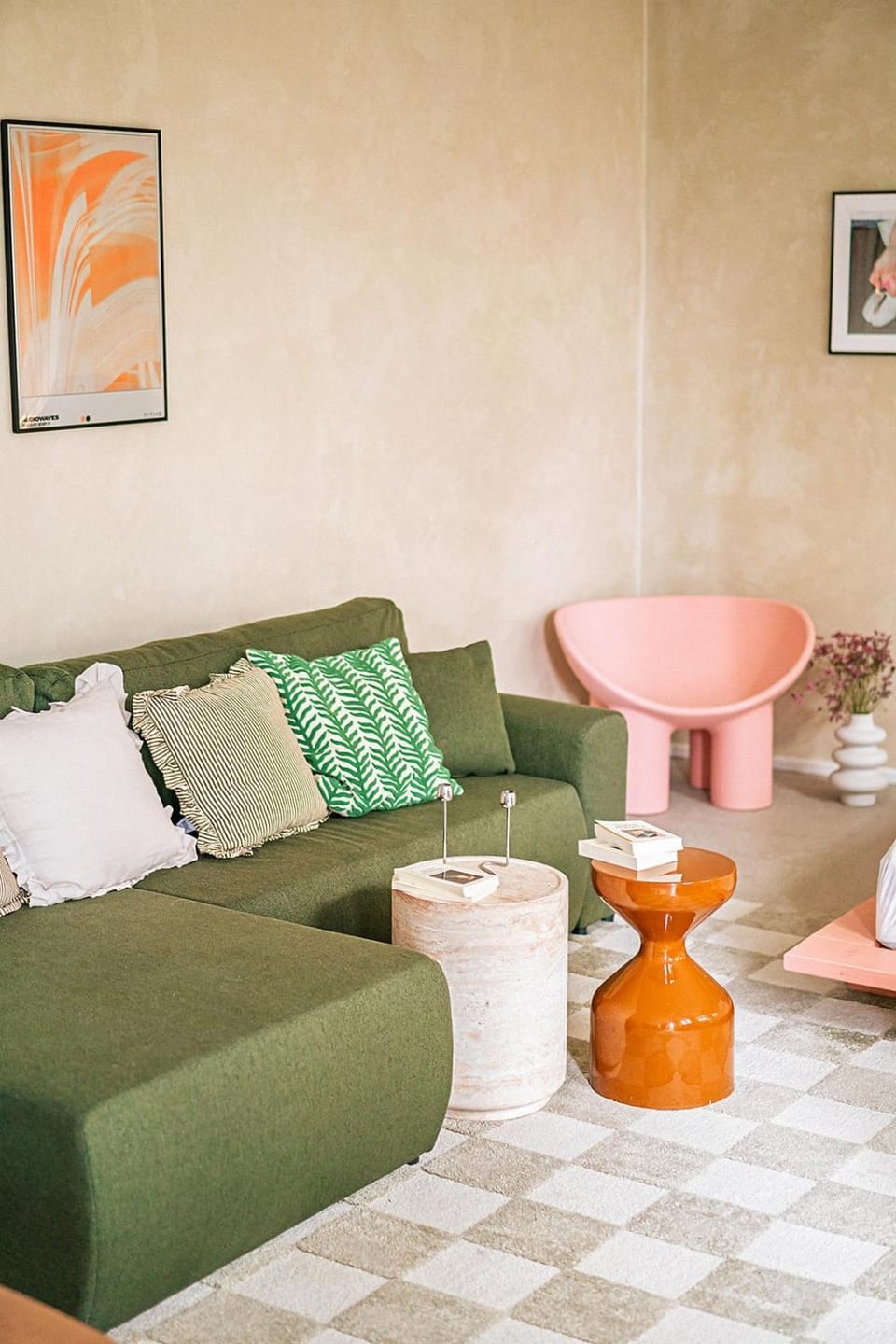 Living room, Seating area