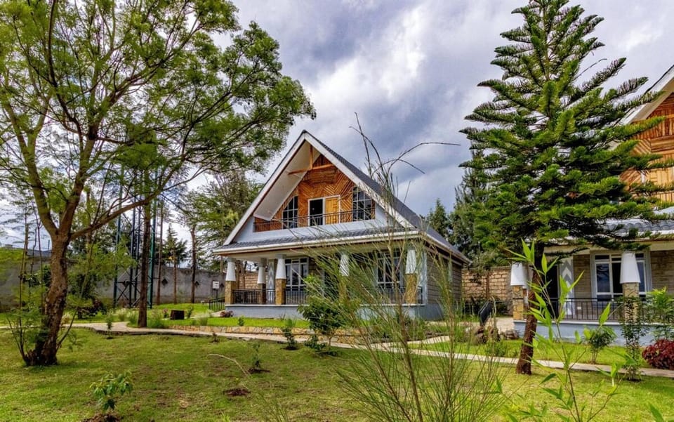 Property building, Day, Natural landscape, Garden