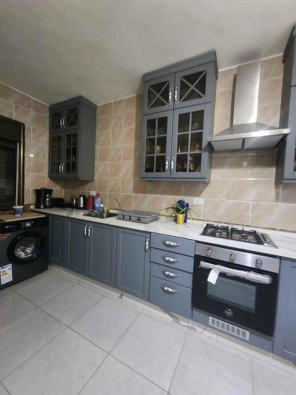 Kitchen or kitchenette, dishwasher
