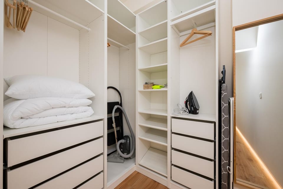 furniture, towels, wardrobe