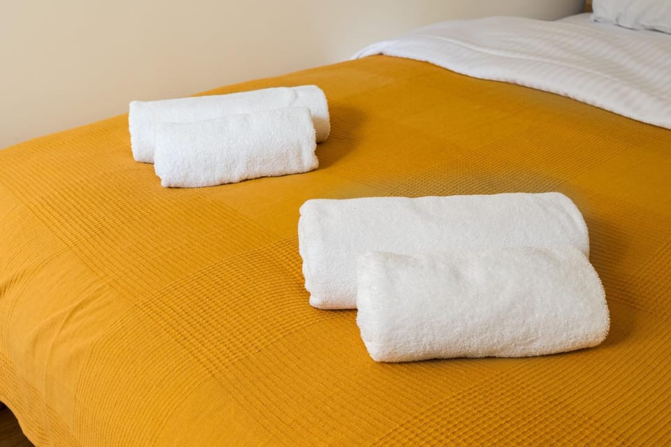 Bed, Photo of the whole room, Bedroom, towels