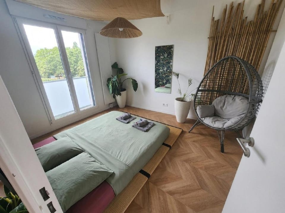 Bed, Bedroom