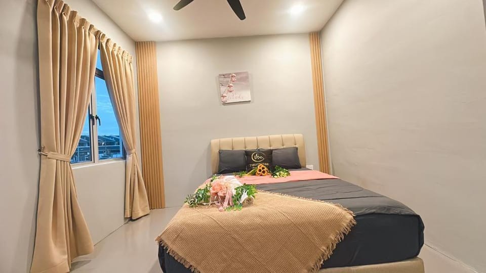 A27 Royal Dato Onn 2 Party House Corner Lot 15Pax House in Johor Bahru
