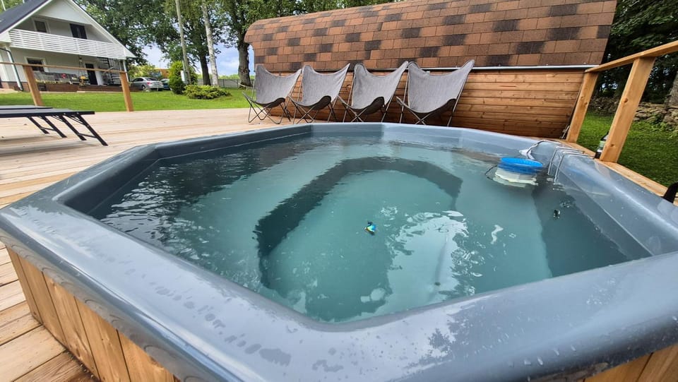 Hot Tub, sunbed