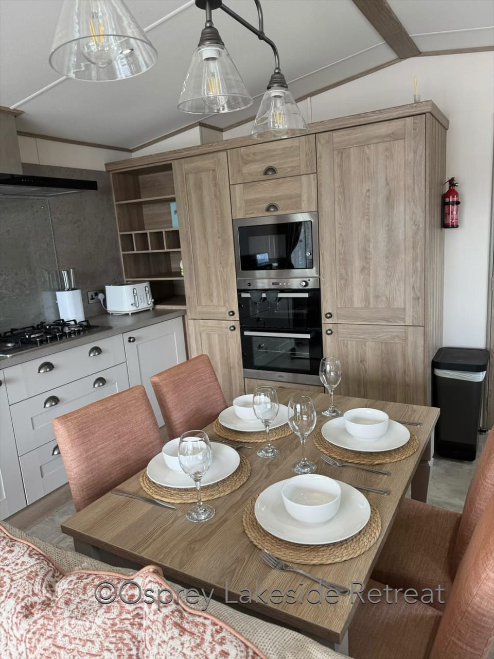 Kitchen or kitchenette, Dining area, dishwasher