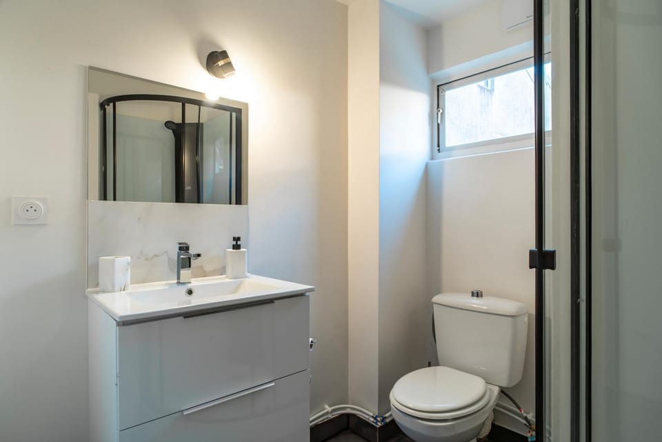 Toilet, Bathroom
