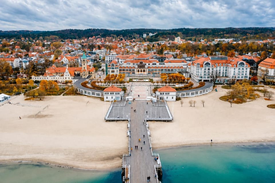 Nearby landmark, Day, Neighbourhood, Natural landscape, Bird's eye view, Beach, City view, Sea view, Street view, Location