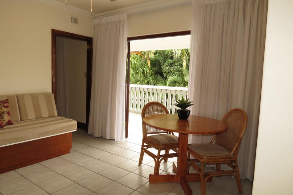 Bed, Garden, Balcony/Terrace, Living room, Dining area