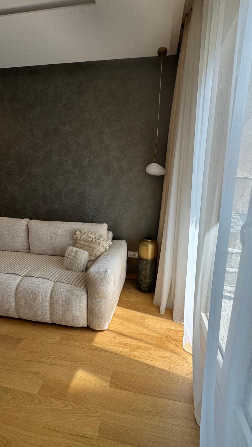 Living room, Decorative detail, Seating area, Family