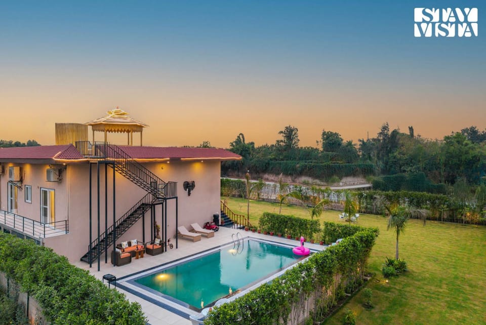 Property building, Swimming pool