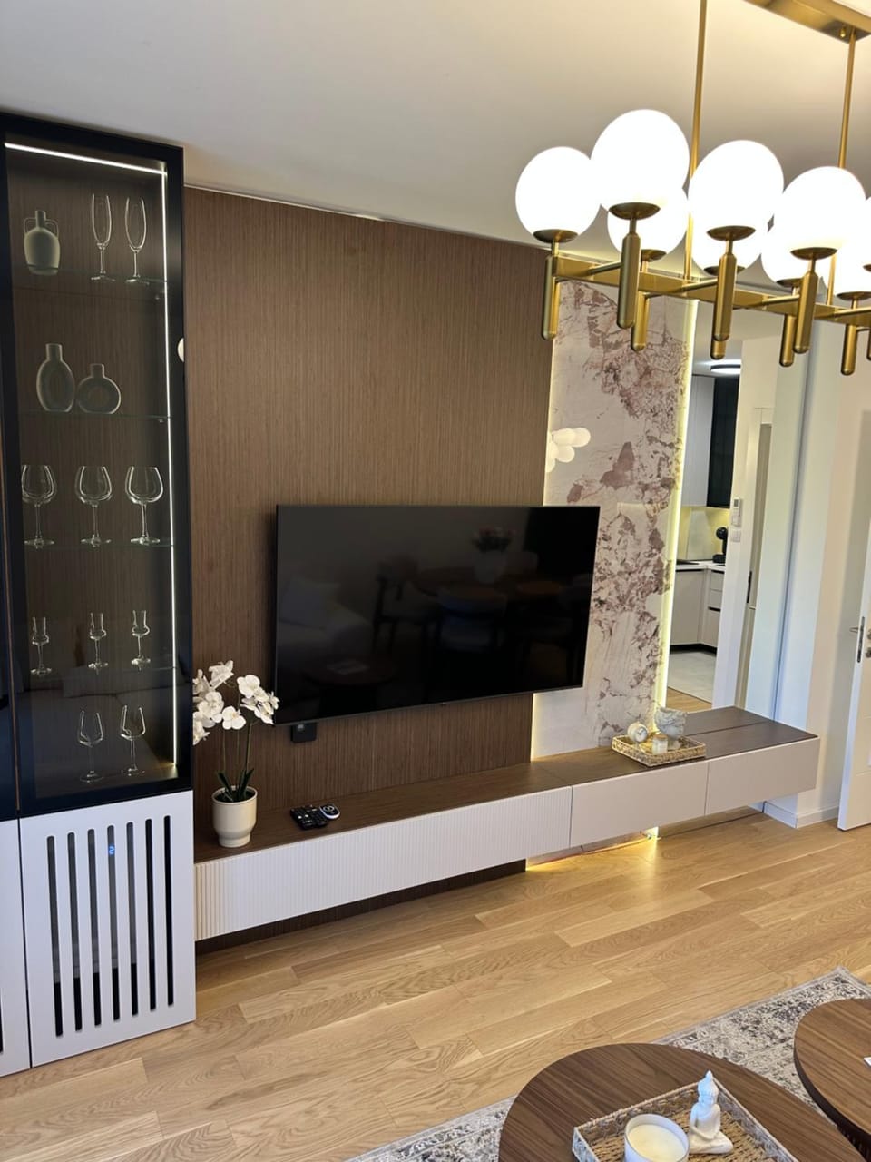 TV and multimedia, Living room, Seating area