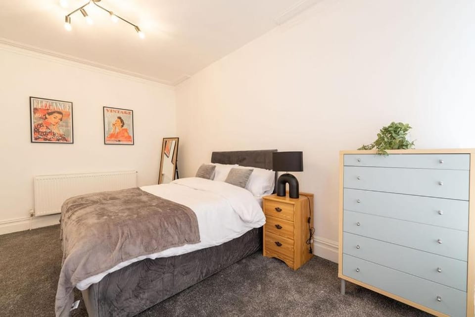 Luxury 1-Bed Apartment Near city centre and North Manchester General Hospital Apartment in Manchester