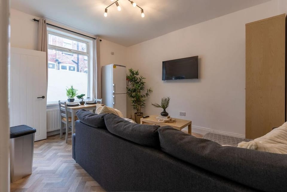 Luxury 1-Bed Apartment Near city centre and North Manchester General Hospital Apartment in Manchester