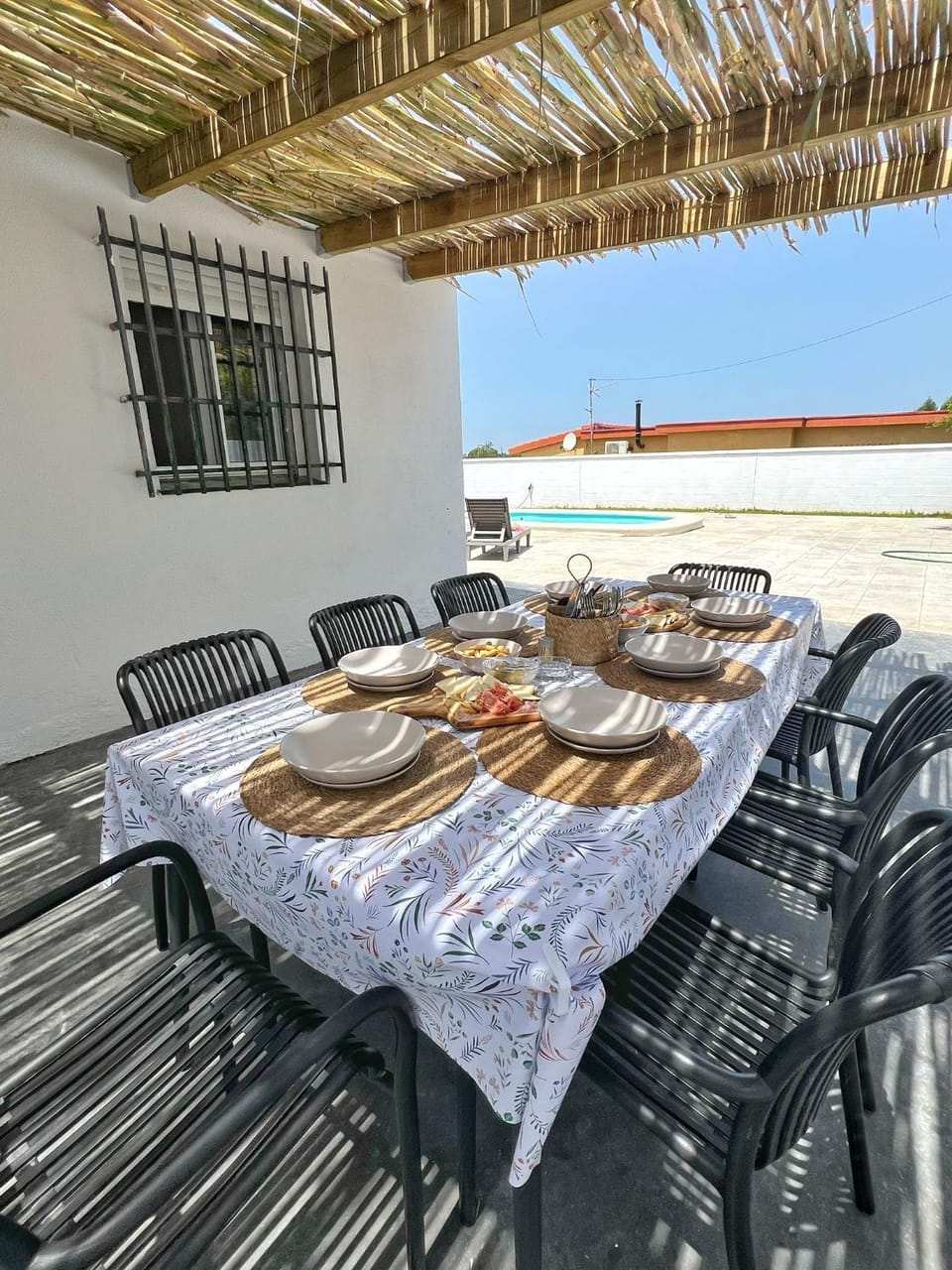 Patio, Day, View (from property/room), Balcony/Terrace, Dining area, Food