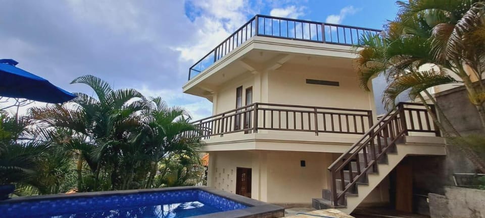 Property building, Patio, Day, View (from property/room), Balcony/Terrace, Pool view, Swimming pool, sunbed