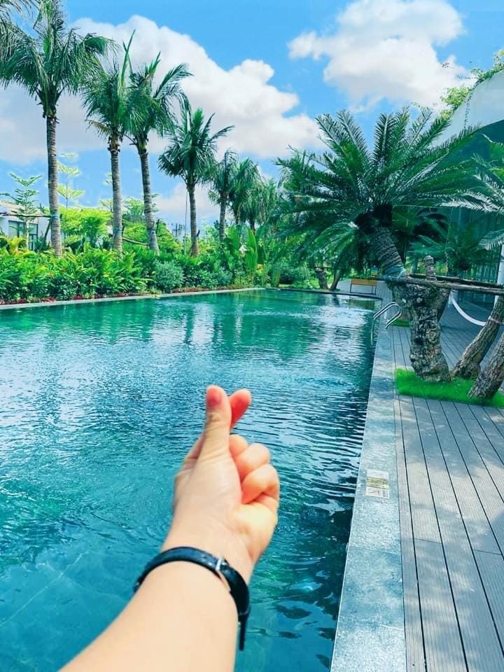 Nearby landmark, Natural landscape, Swimming pool