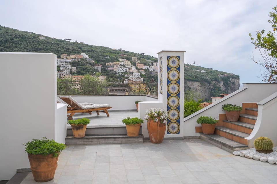 Patio, Natural landscape, View (from property/room), Balcony/Terrace
