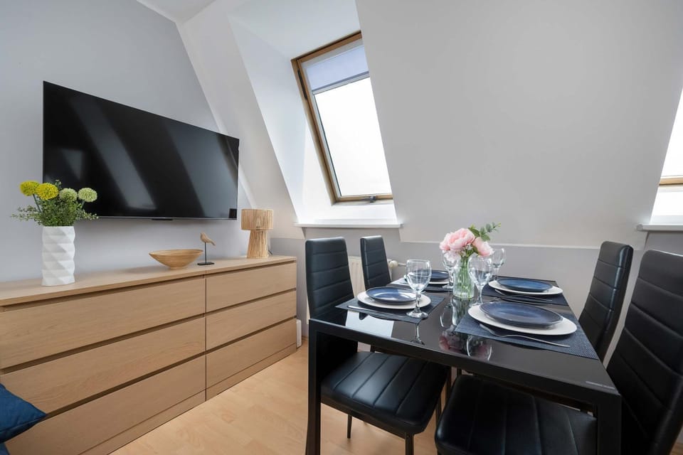 TV and multimedia, Dining area