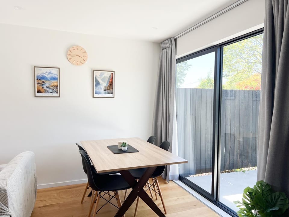 Brand New 2 Bed Near CBD With Parking House in Christchurch