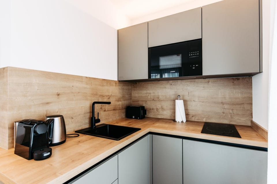 Kitchen or kitchenette, kitchen
