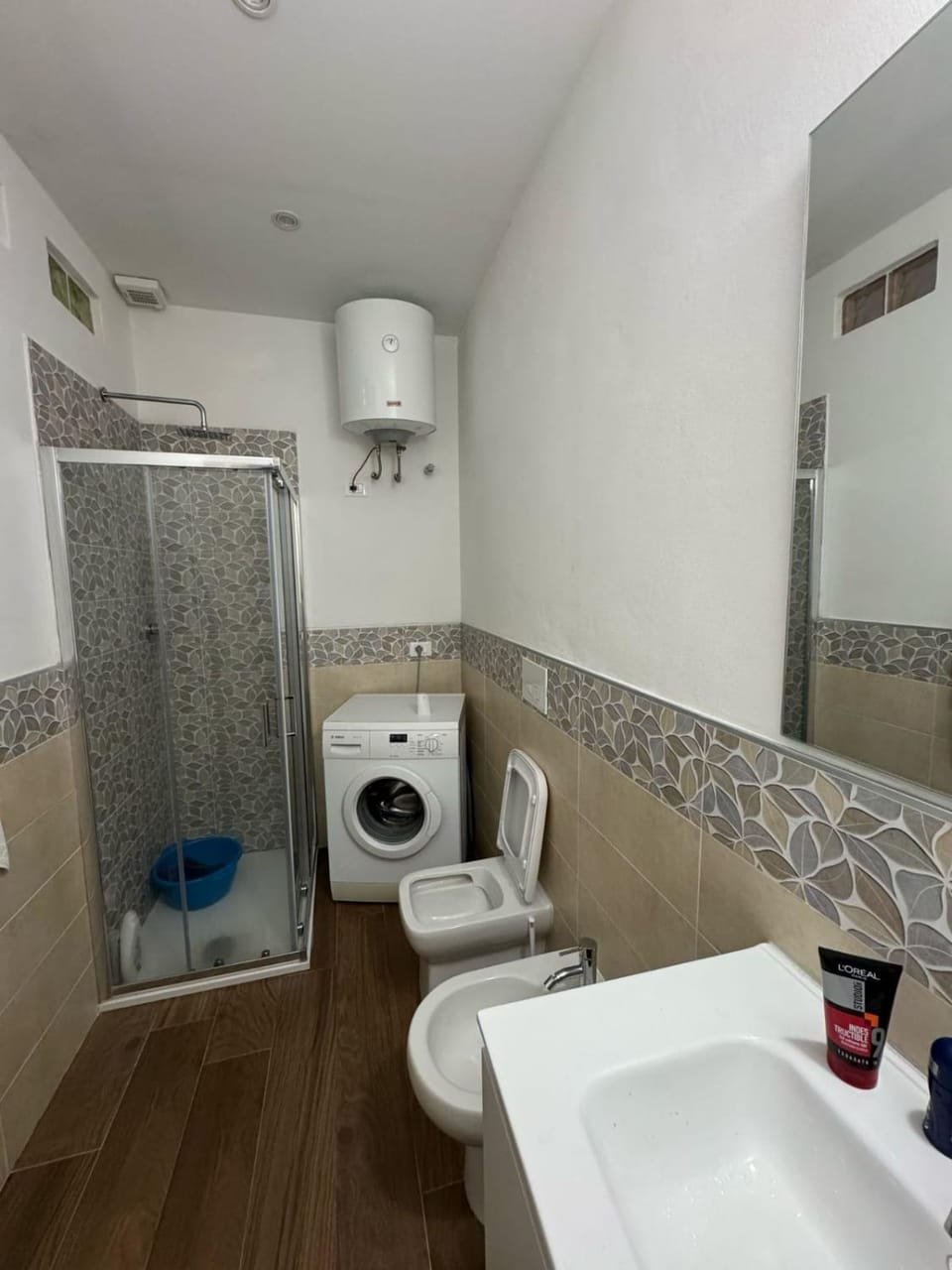Shower, Toilet, Bathroom, washing machine