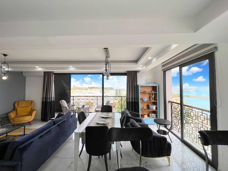 View (from property/room), Balcony/Terrace, Living room, Dining area