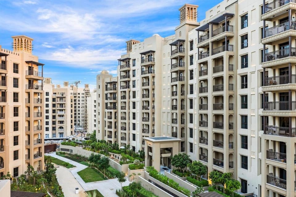 FIRST CLASS 1BR Classic Luxe Getaway Apartment in Dubai