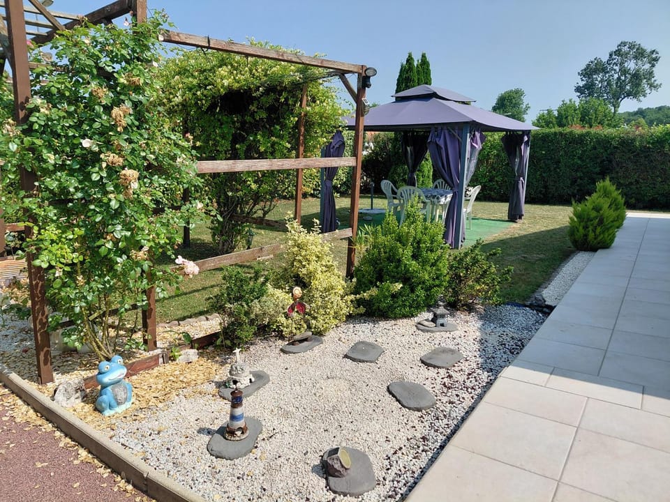 Spring, Garden, Balcony/Terrace