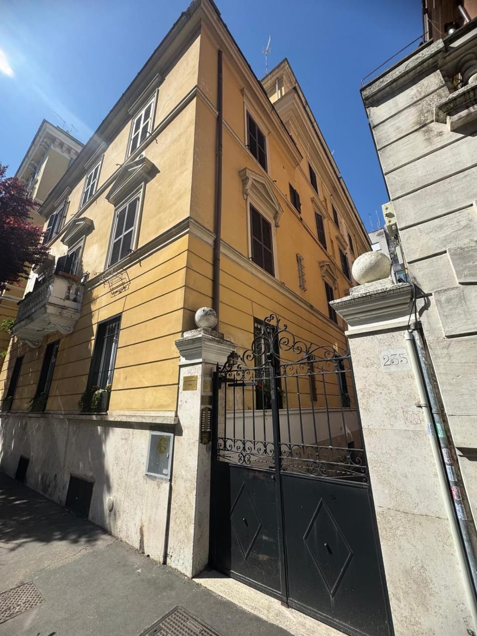 Property building, Street view