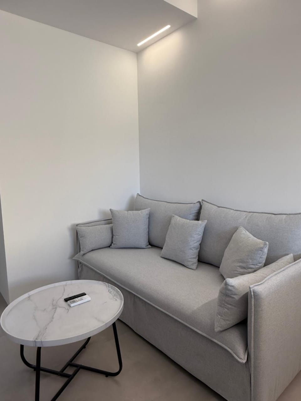 Drop off Apartment in Decentralized Administration of the Aegean