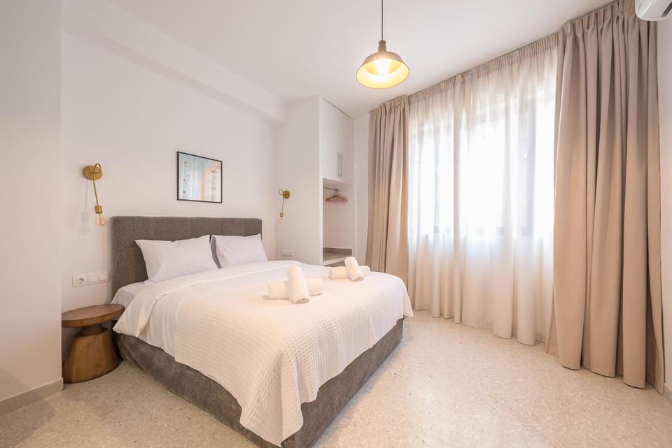 Bed, Bedroom, towels, wardrobe