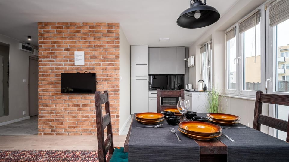 TV and multimedia, Kitchen or kitchenette, Dining area