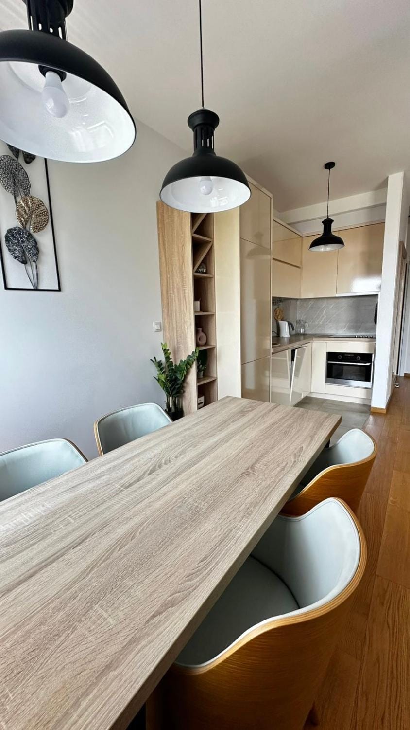 Kitchen or kitchenette, Dining area, stove