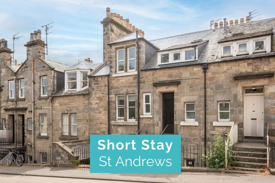 Property building, Day, Neighbourhood, Landmark view, Street view