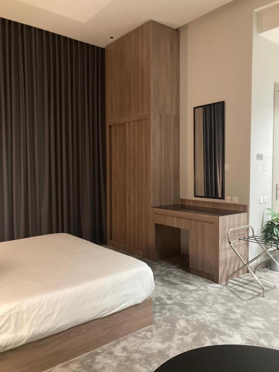 Bed, Library, Photo of the whole room, Bedroom, wardrobe